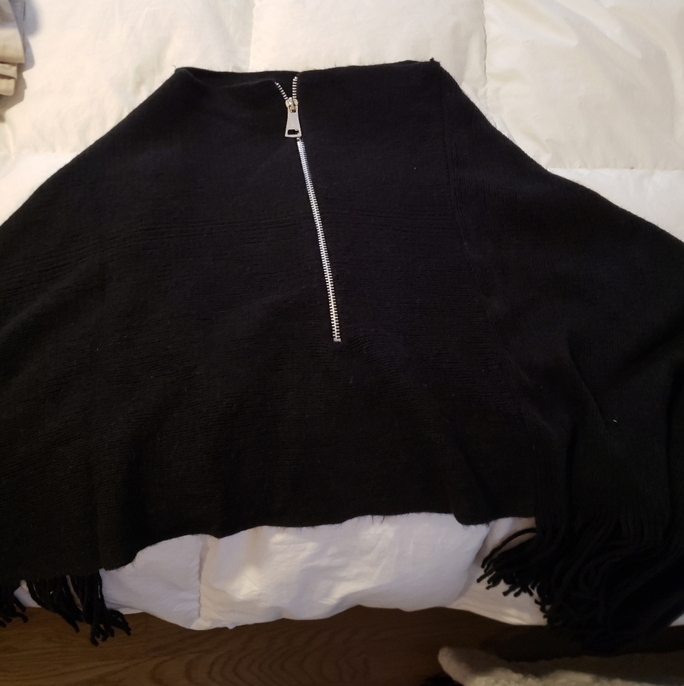 Poncho with Zipper and Fringe